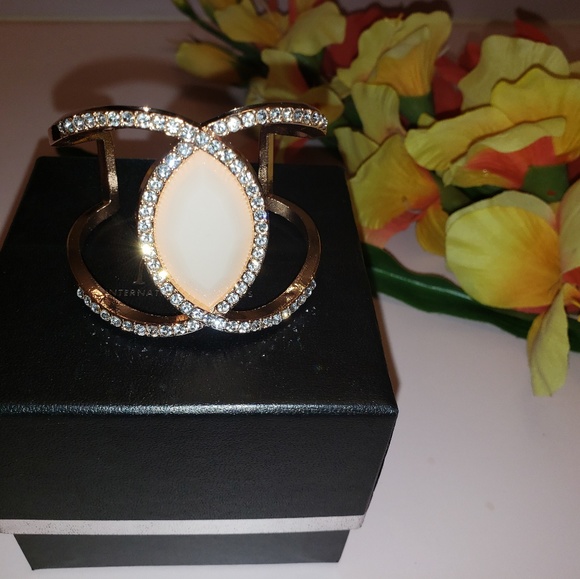 New Elegant INC Rose Gold Fashion Bracelet - Picture 2 of 5